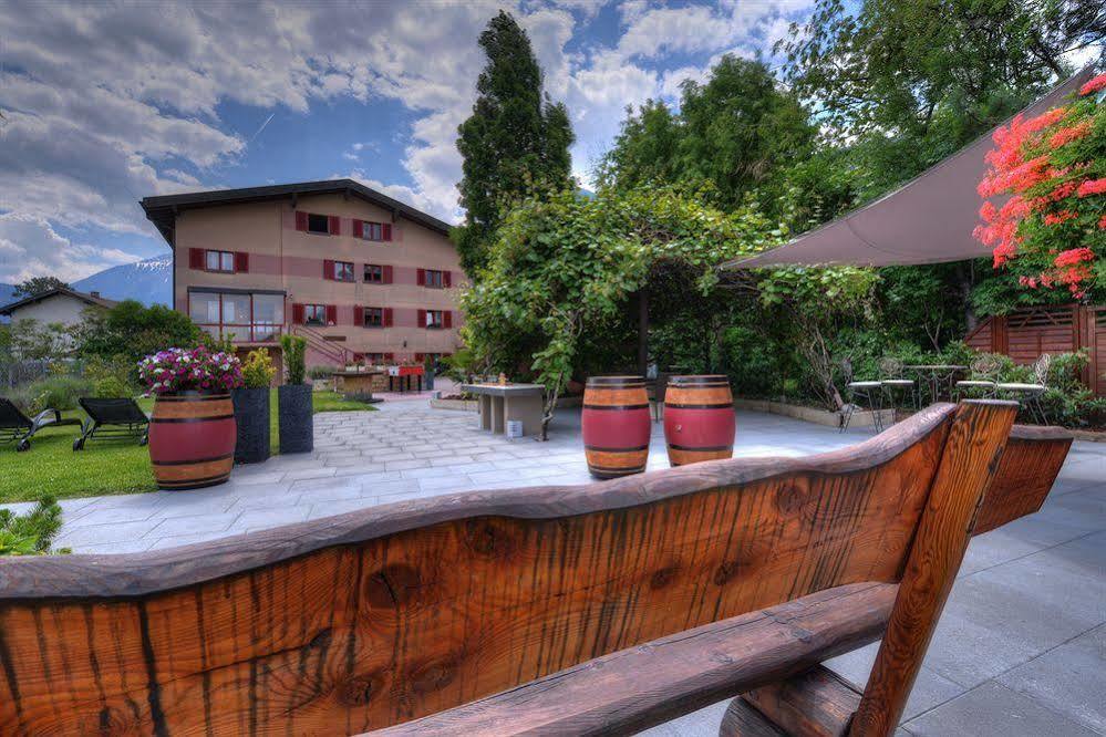 Reves Gourmands, Hotellerie & Gastronomie Vernayaz Exterior photo
